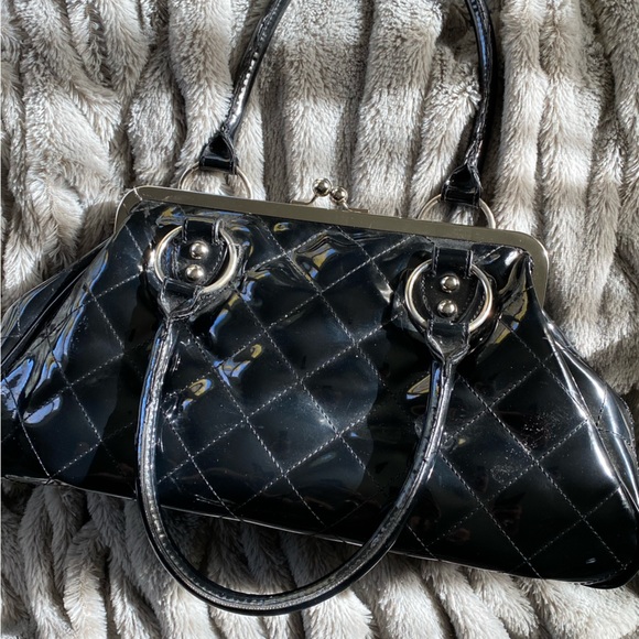 Lux de Ville Quilted Black Faux Leather Handbag. - Picture 3 of 8